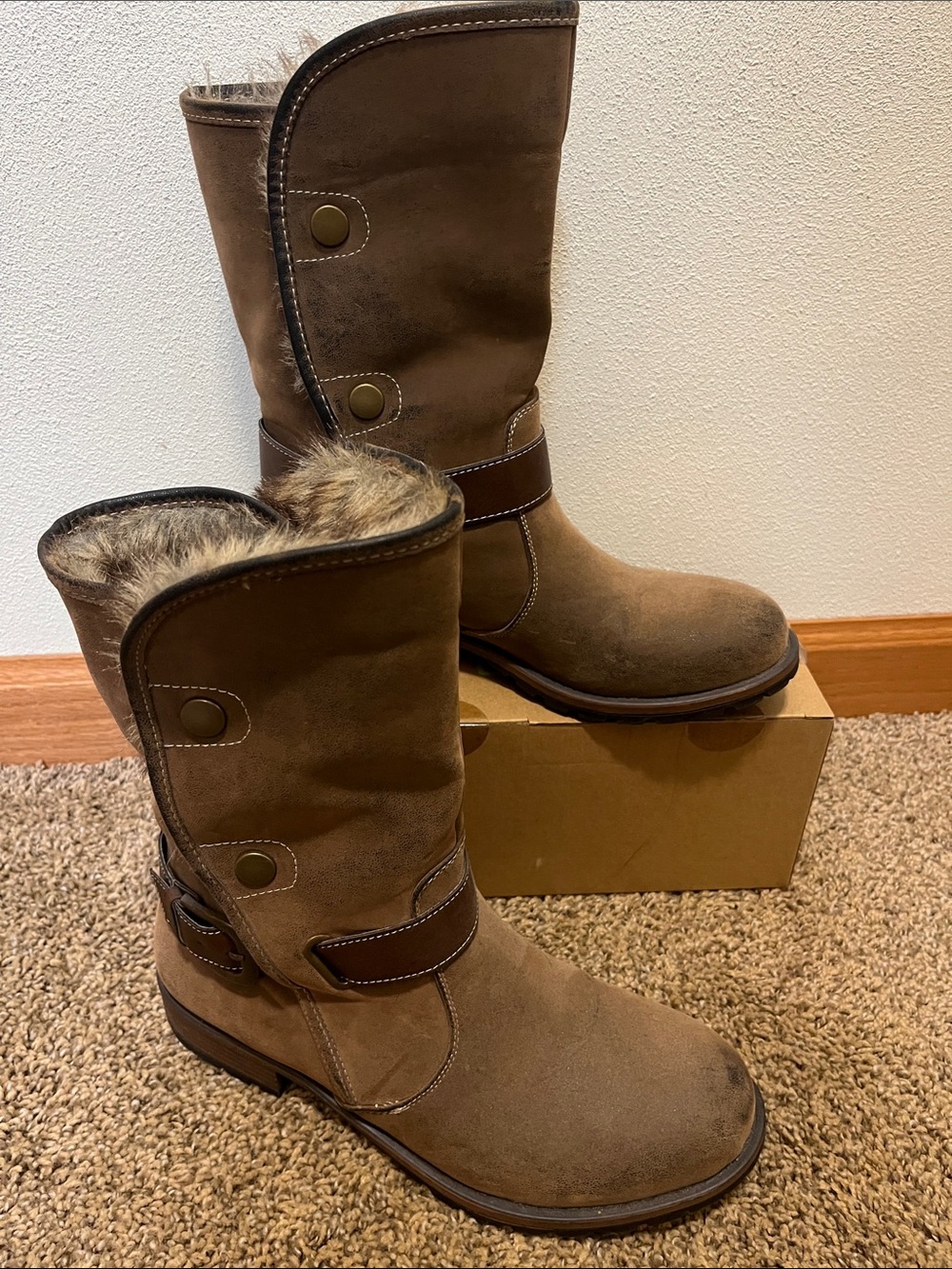 Crown Vintage Brown Faux-Fur Lined Women's Winter Boots